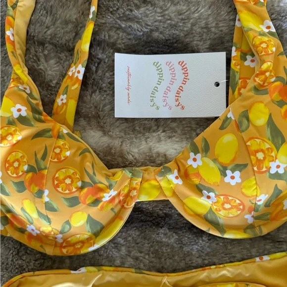 ❤️ SOLD ON CURTSY ❤️Dippin Daisys Bikini Set - Picture 2 of 12